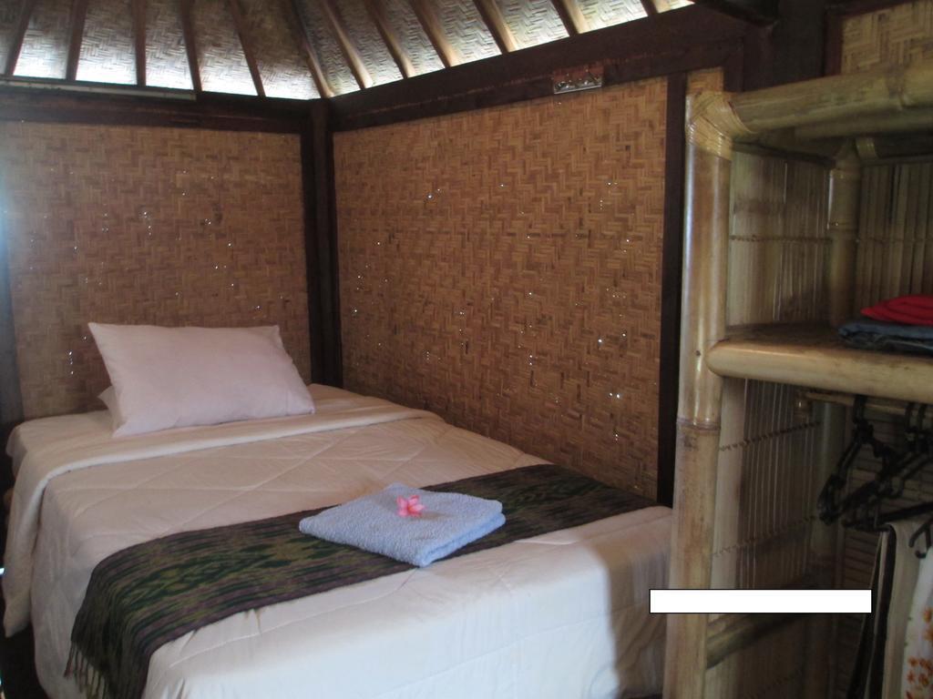 Selong Belanak Bungalows Exterior photo