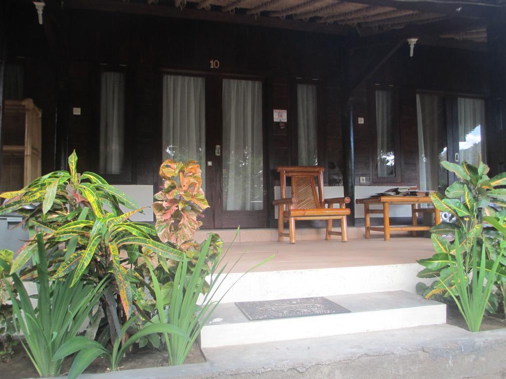 Selong Belanak Bungalows Exterior photo
