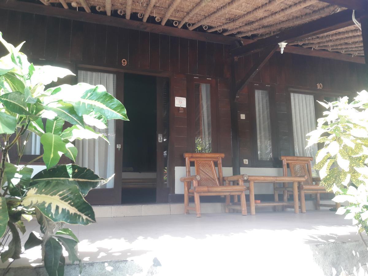 Selong Belanak Bungalows Exterior photo