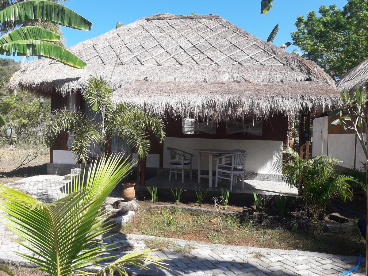 Selong Belanak Bungalows Exterior photo